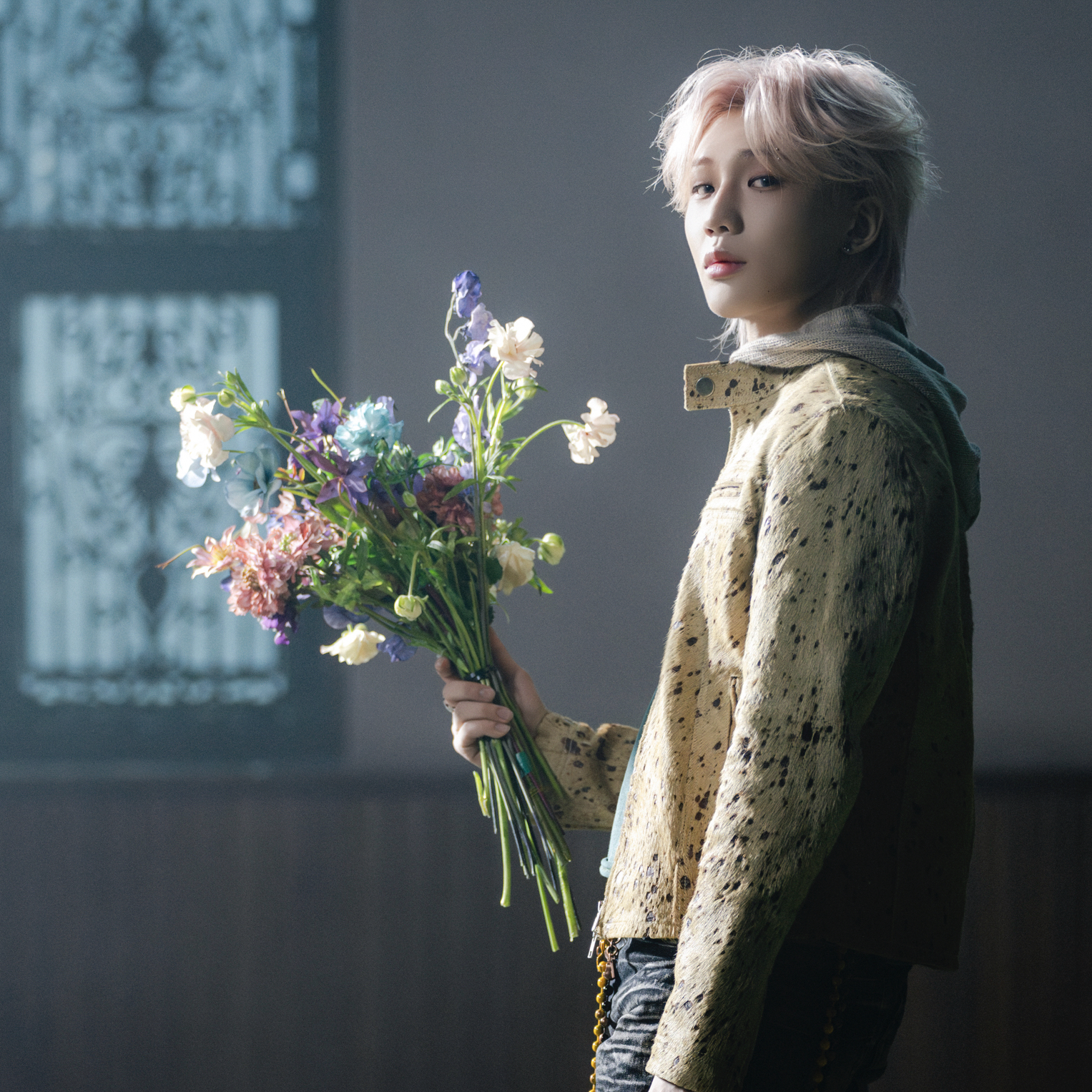 Behind-the-scenes cut of Junhyeok (TNX)