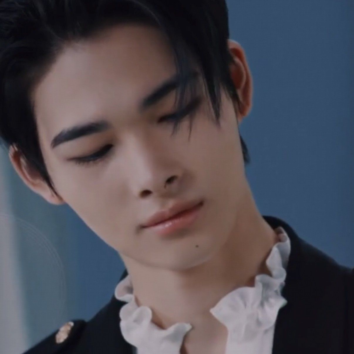 Behind-the-scenes cut of NI-KI (ENHYPEN)