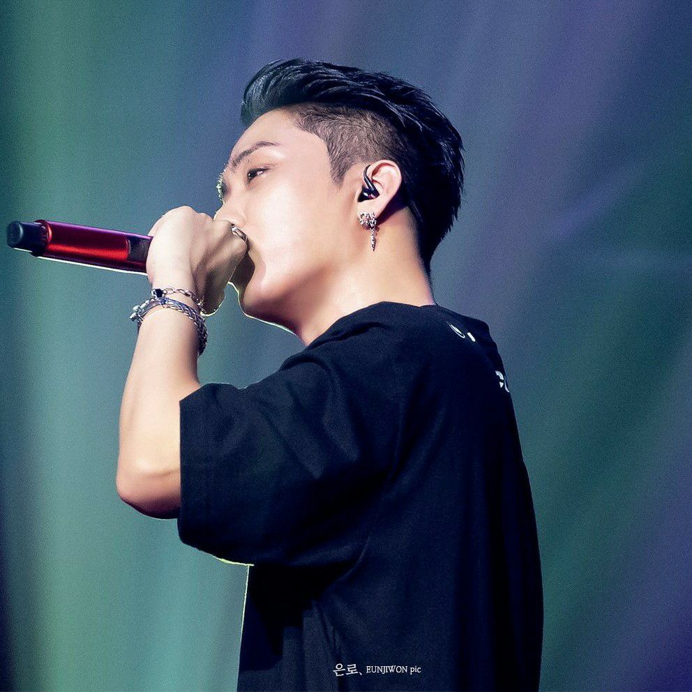 A moment captured by Eun Jiwon (SECHSKIES)'s fan