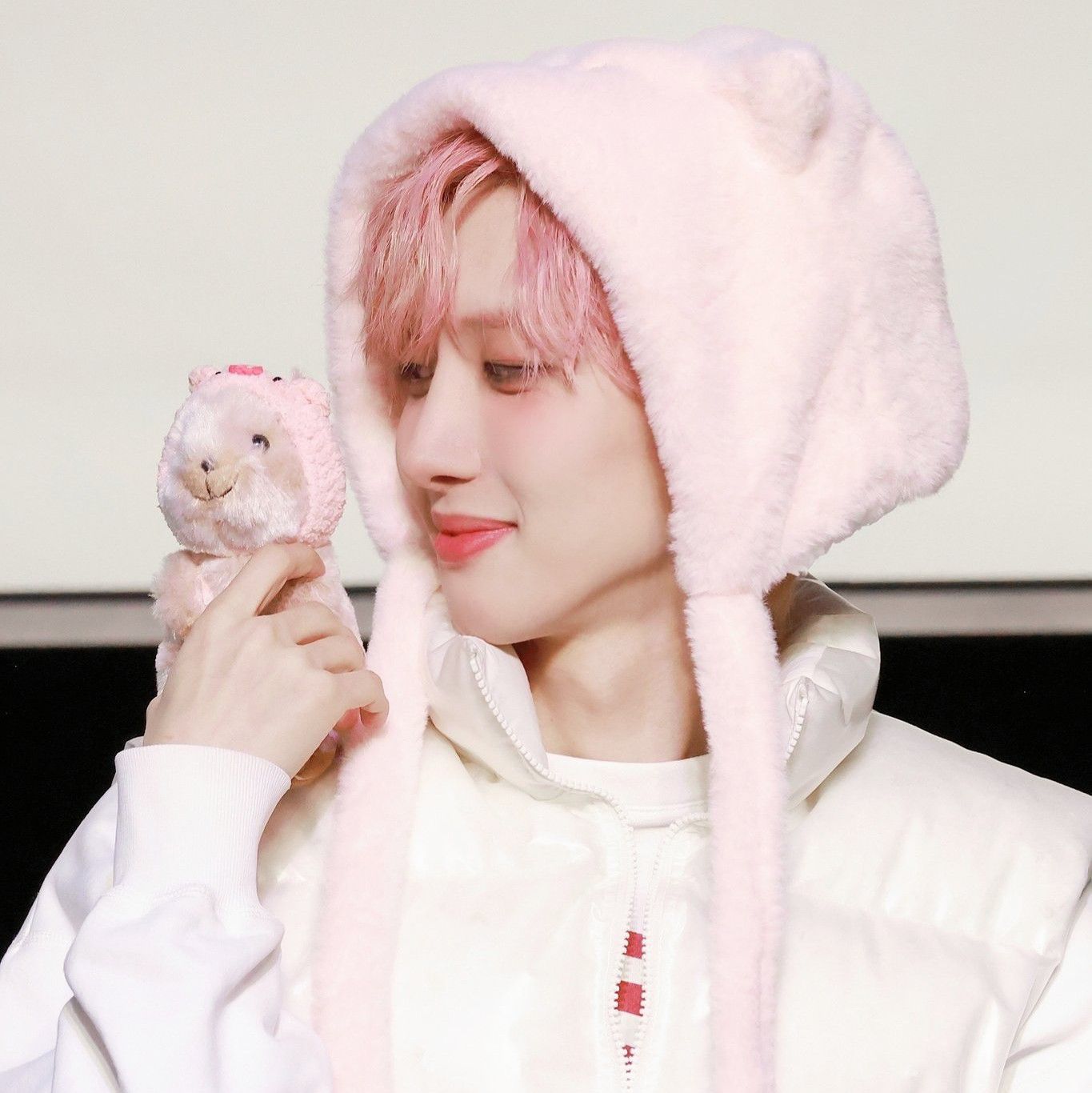 Hui (PENTAGON)的幕后花絮