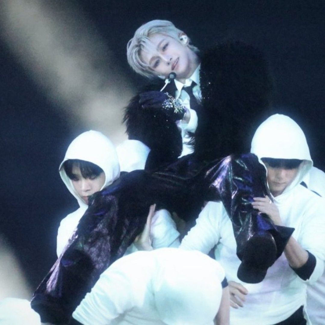 Foto aktivitas terbaru Jihoon (TWS)