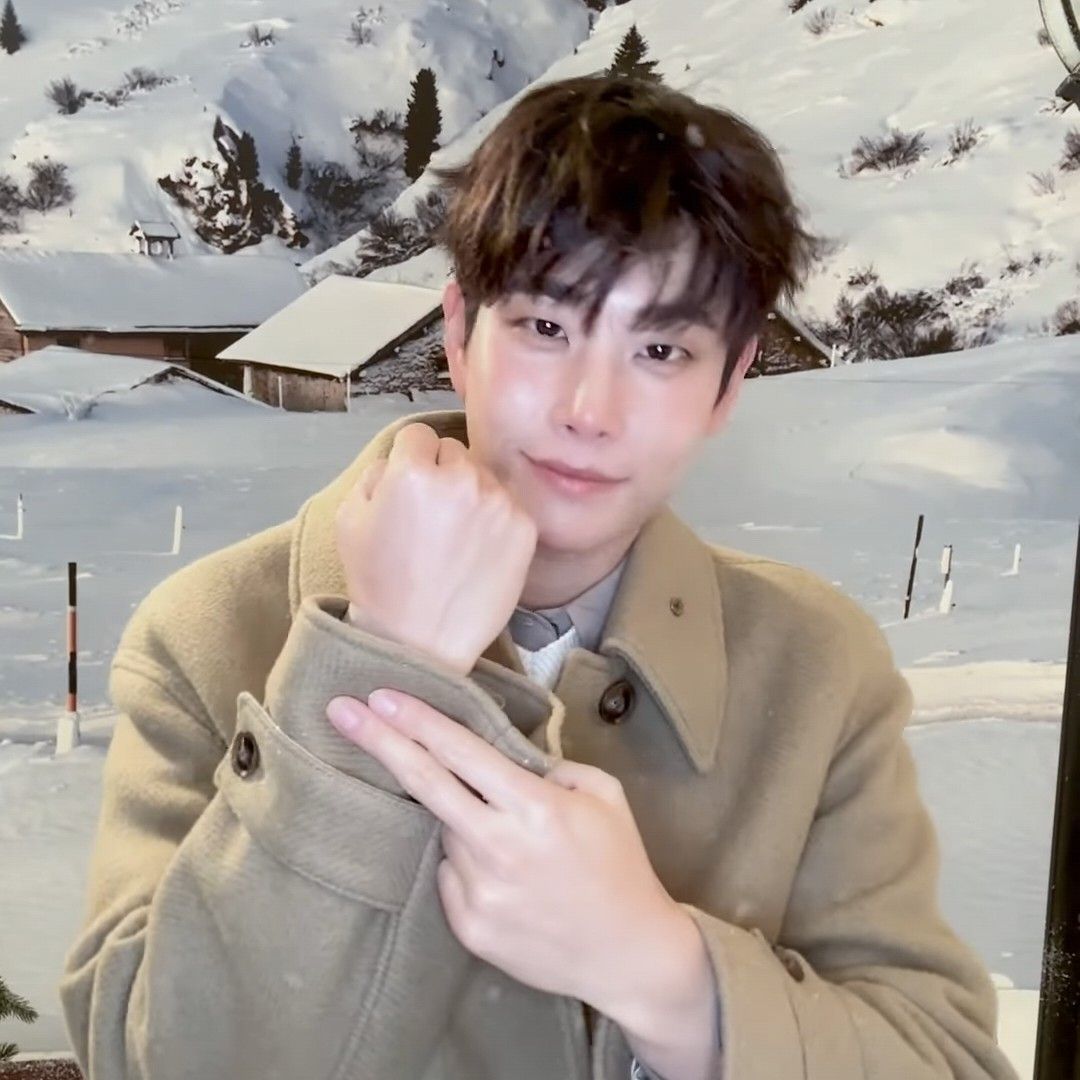 Latest photo of MJ (ASTRO)