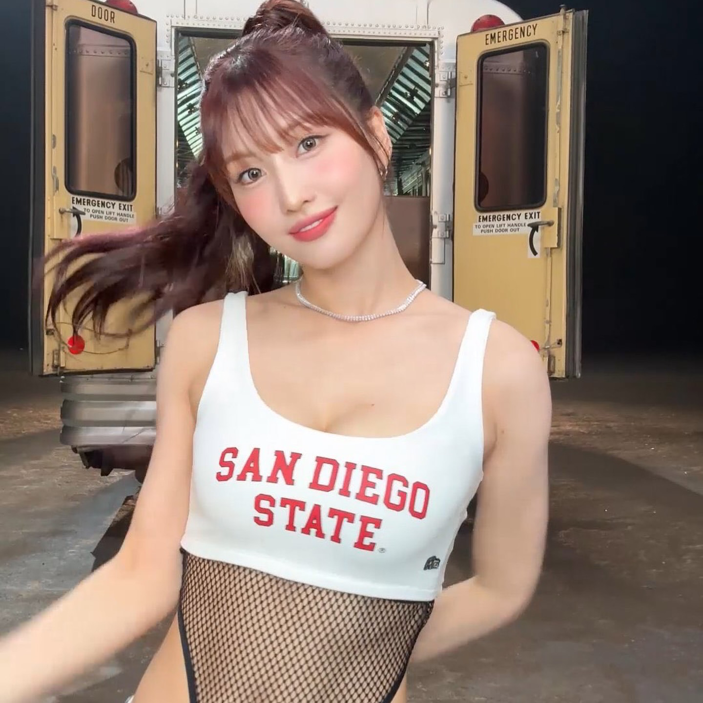 모모 (TWICE)의 비하인드 컷