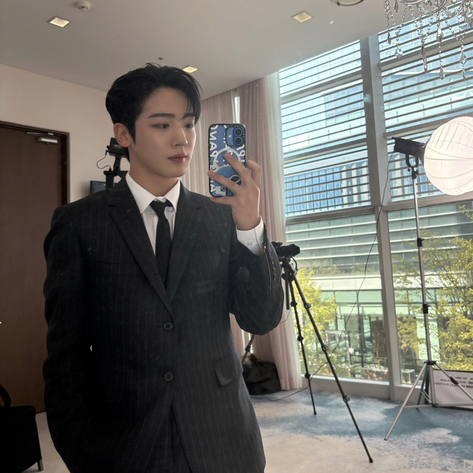 Behind-the-scenes cut of Kim Yohan (WEi)