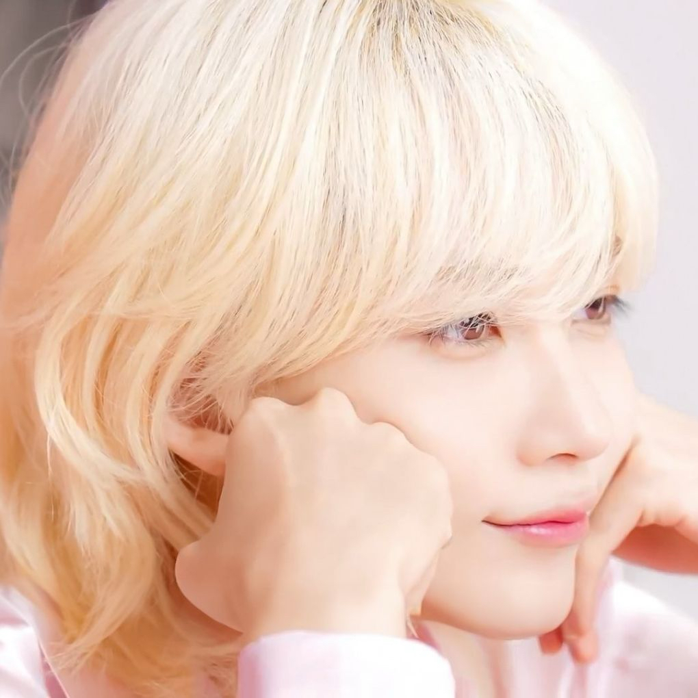 A moment captured by Jeonghan (SEVENTEEN)'s fan