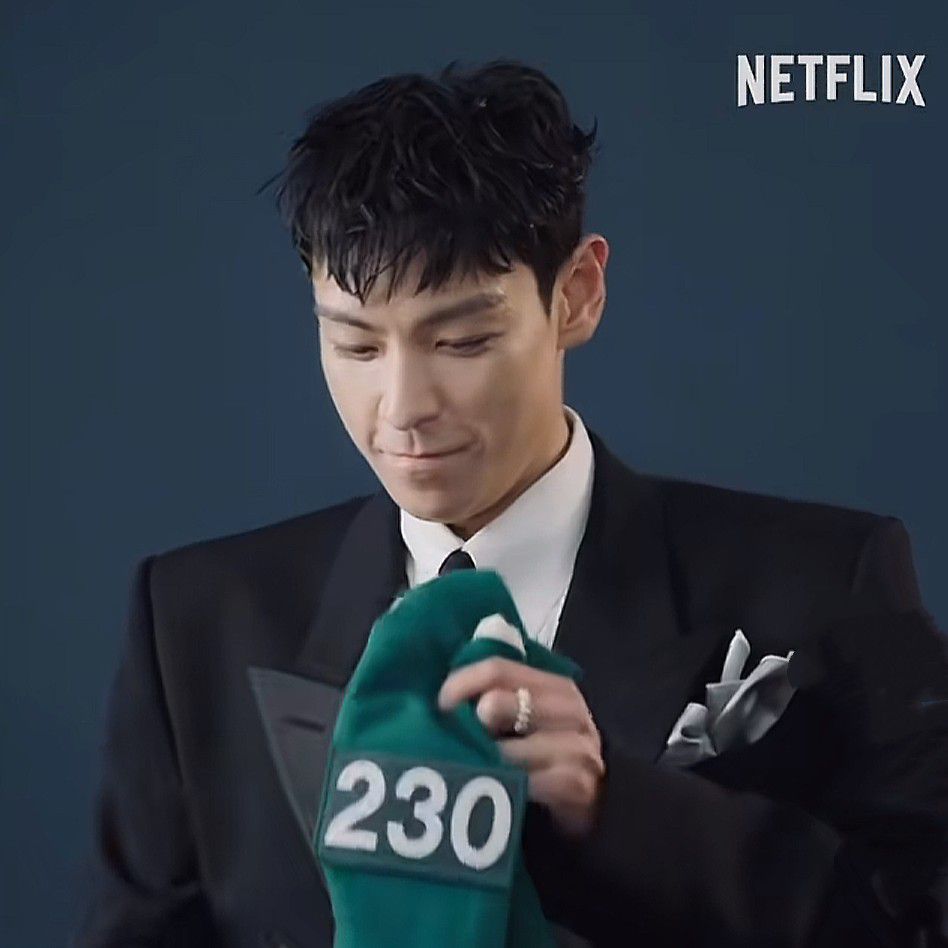A moment captured by T.O.P's fan