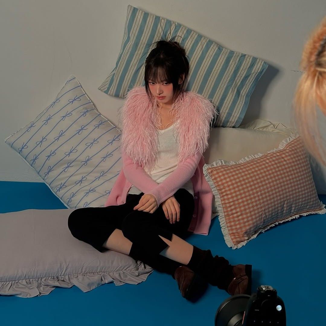 Behind-the-scenes cut of LIZ (IVE)