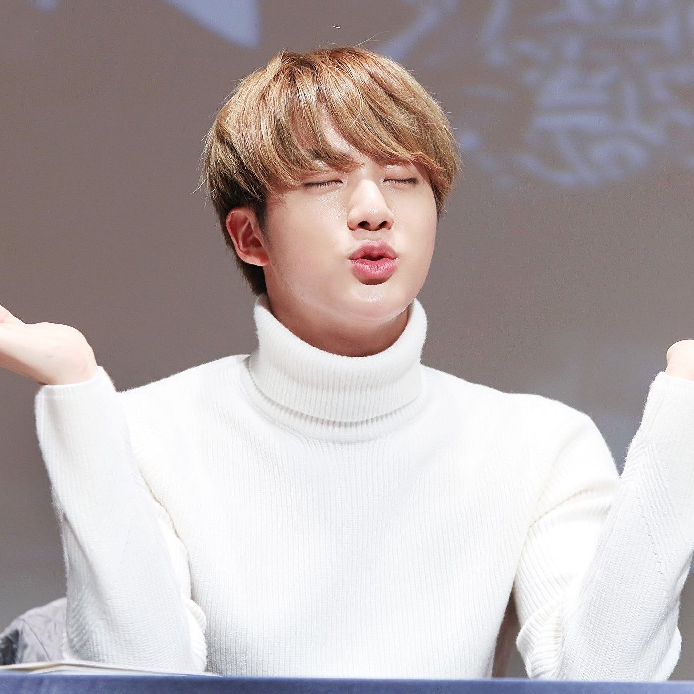 Potret di balik layar Jin (BTS)