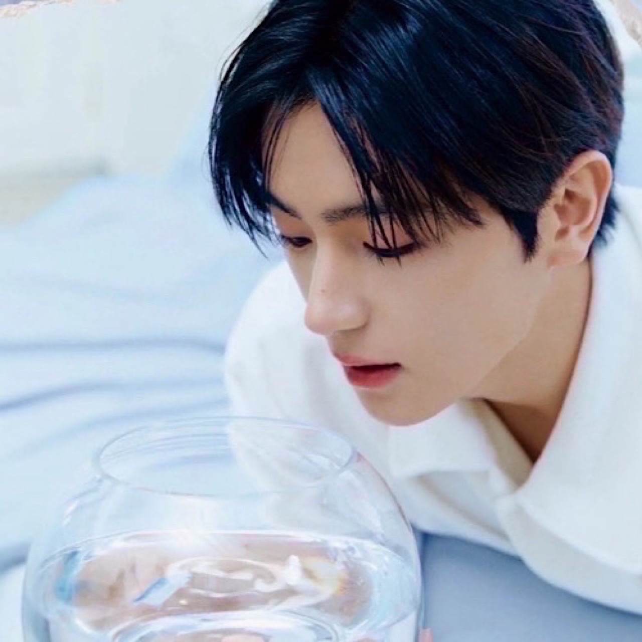 Latest photo of Hyunjae (THE BOYZ)