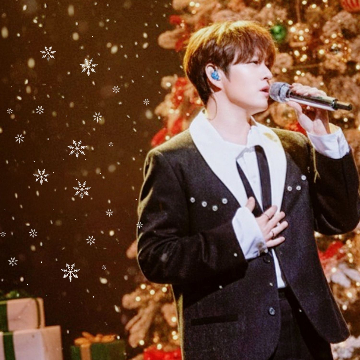 Recent activity shot of Lee Changsub (BTOB)