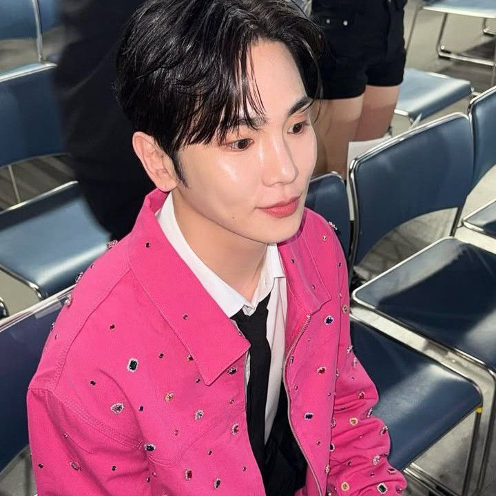 A moment captured by Key (SHINee)'s fan