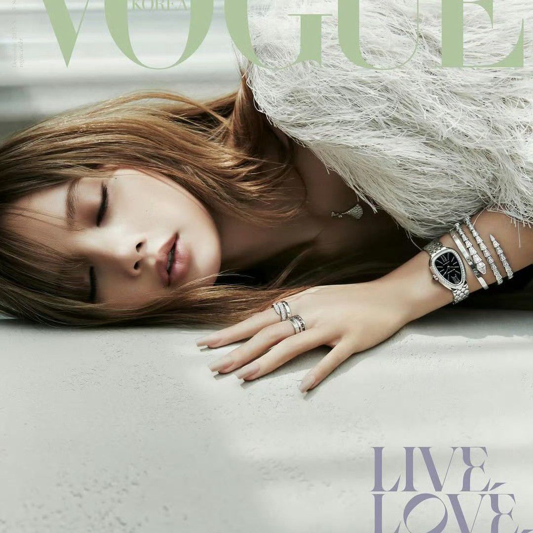 Behind-the-scenes cut of Lisa (BLACKPINK)