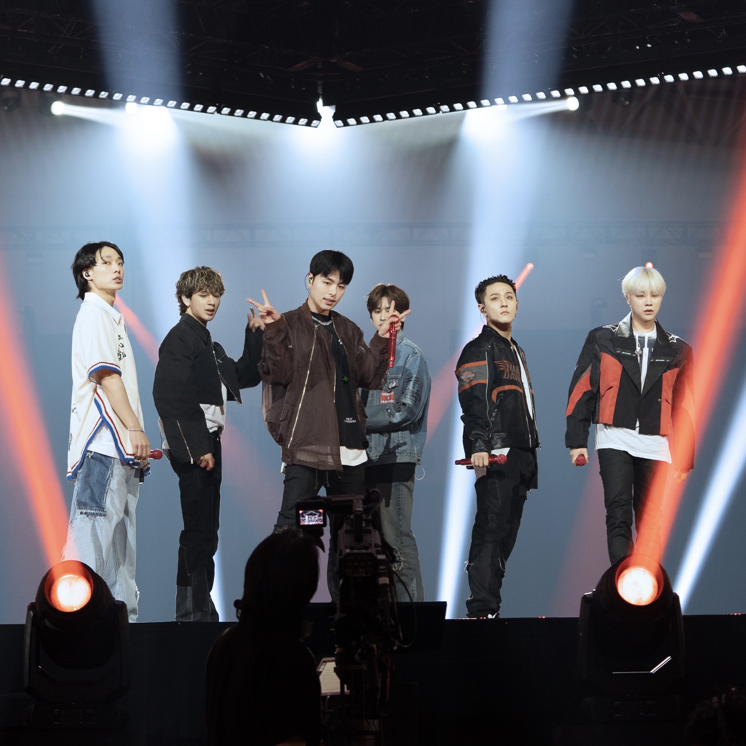 Latest photo of iKON