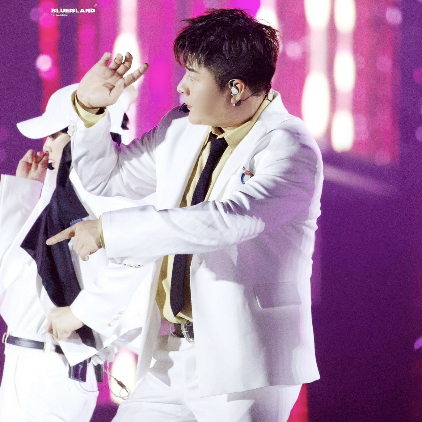 Behind-the-scenes cut of Shindong (Super Junior)