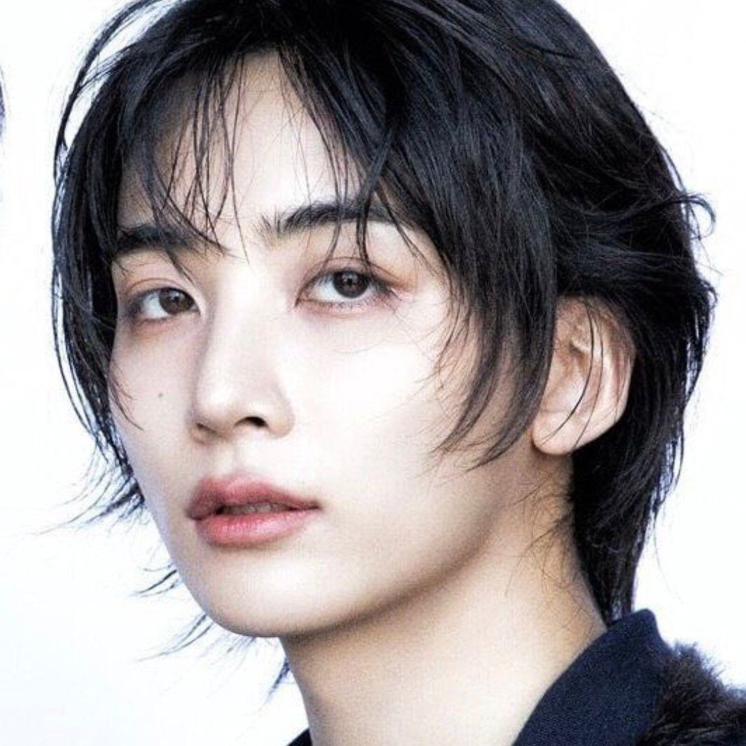 A moment captured by Jeonghan (SEVENTEEN)'s fan