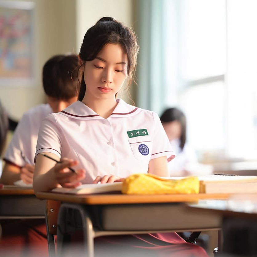 Behind-the-scenes cut of Dahyun (TWICE)