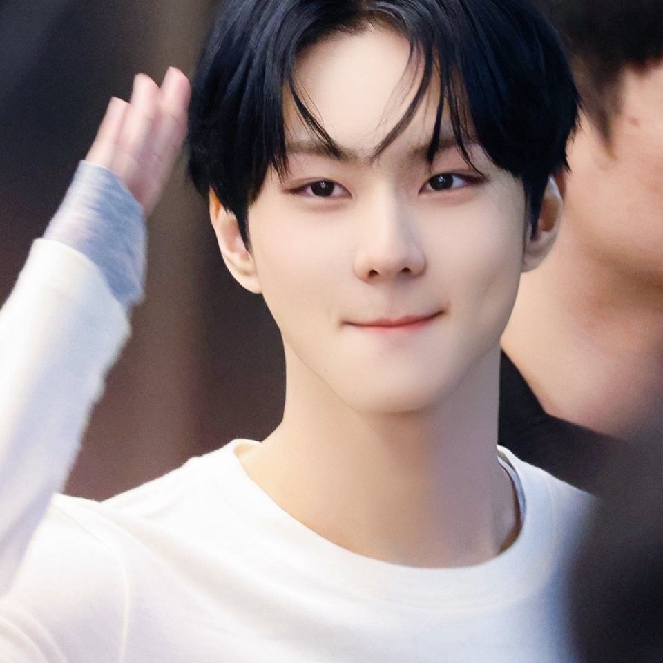 A moment captured by Jungwon (ENHYPEN)'s fan