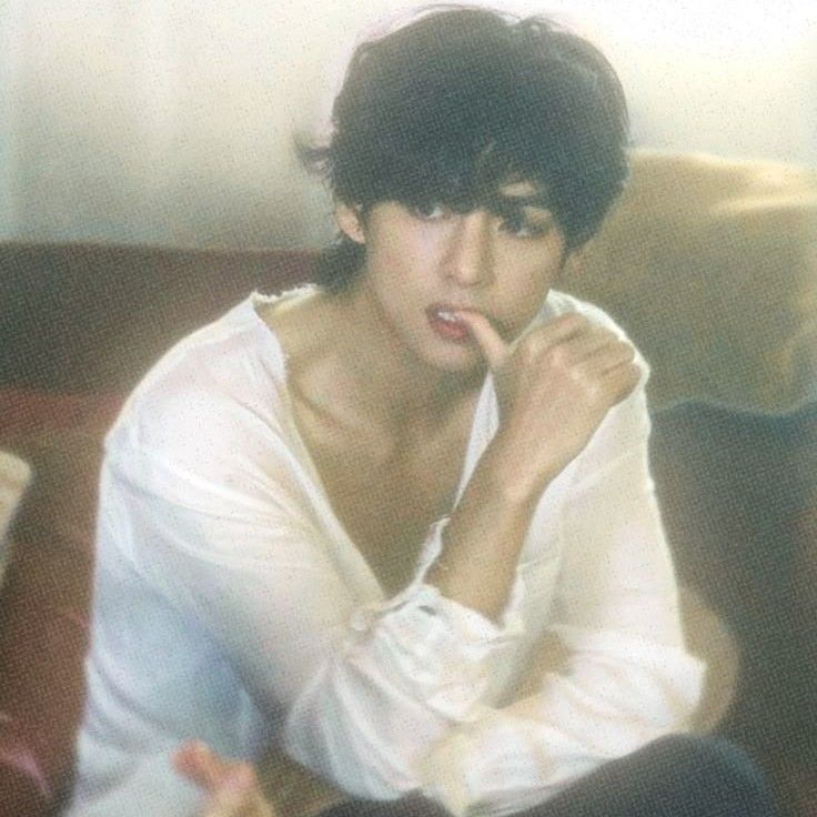 A moment captured by V (BTS)'s fan