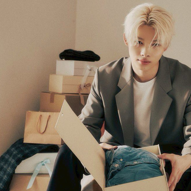 Foto terbaru NI-KI (ENHYPEN)