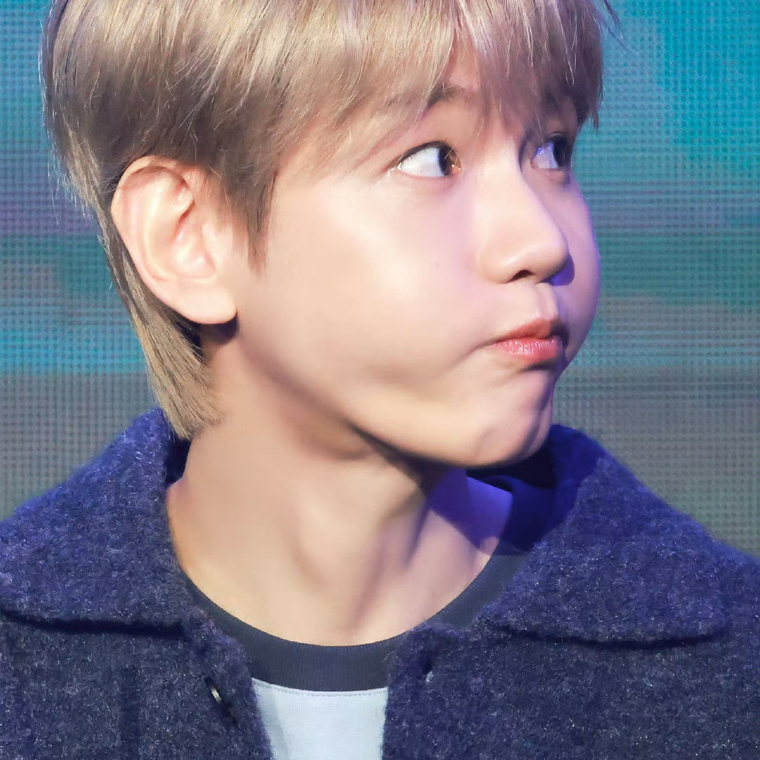 A moment captured by Baekhyun (EXO)'s fan