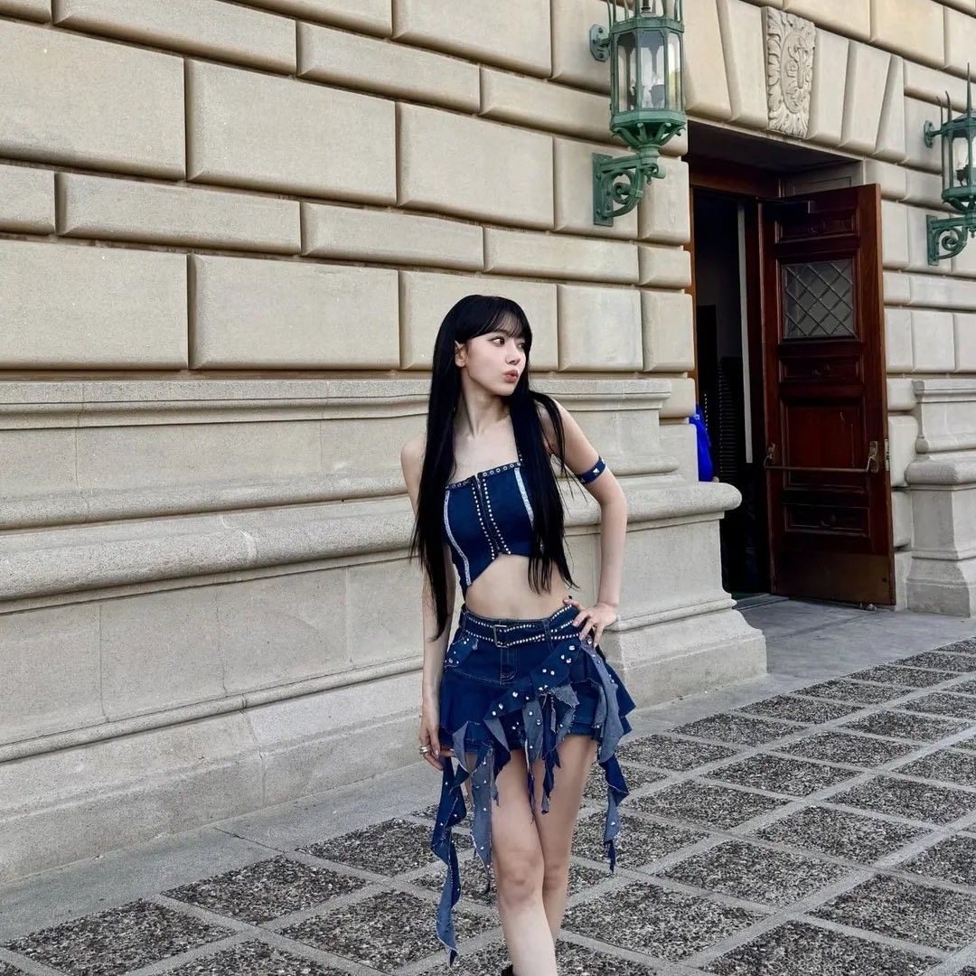 Recent activity shot of Sakura (LE SSERAFIM)