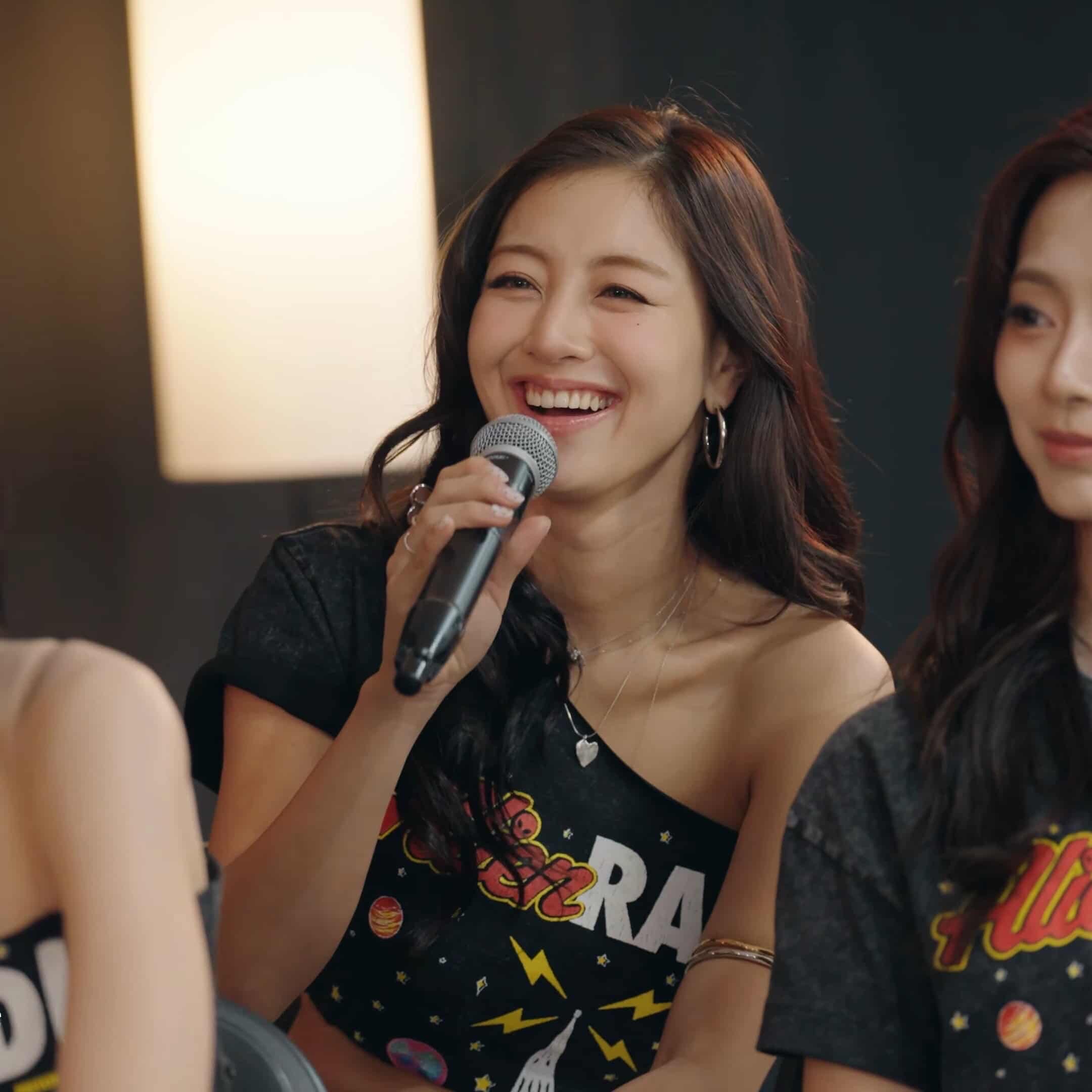 志效 (TWICE)的最新照片