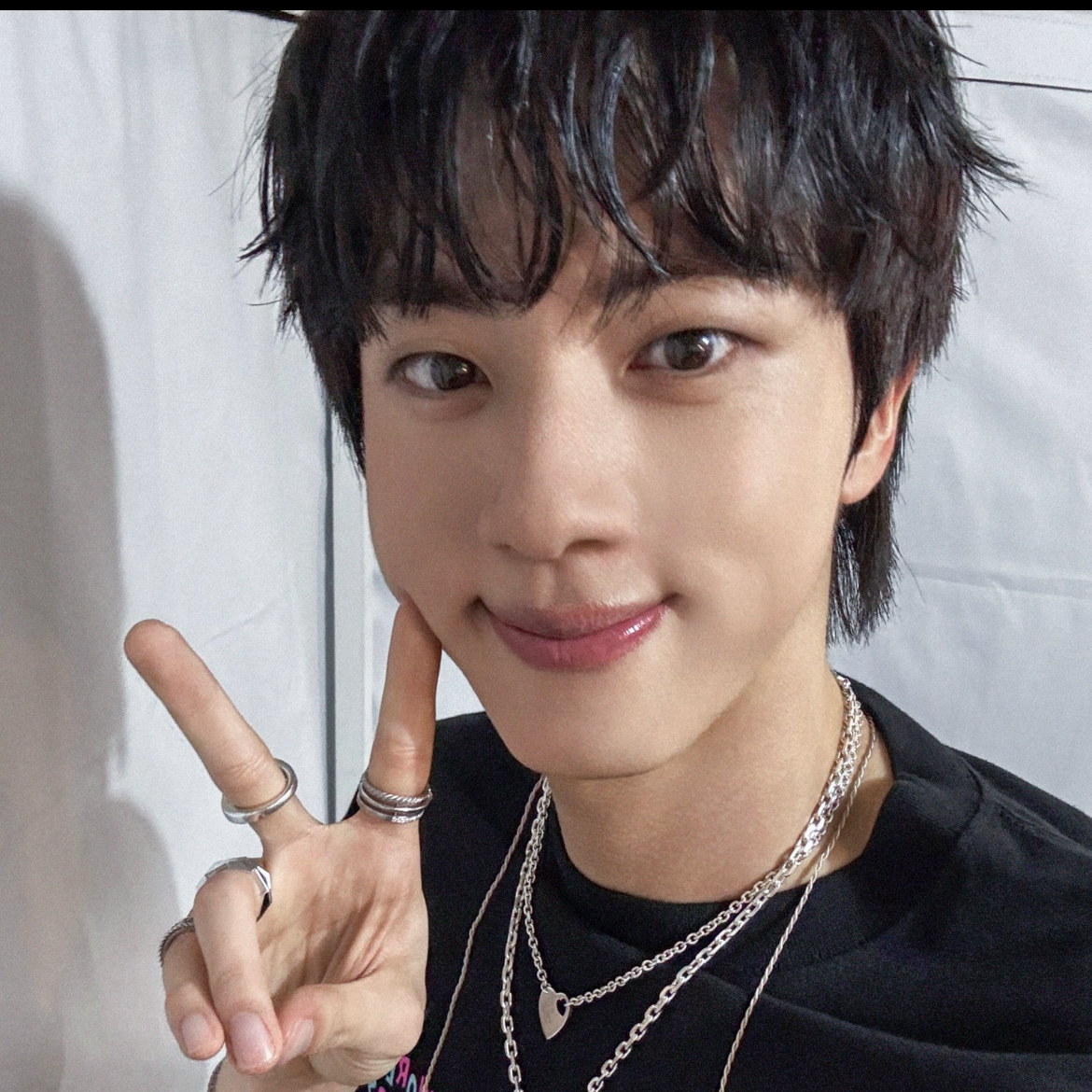 Behind-the-scenes cut of Jin (BTS)
