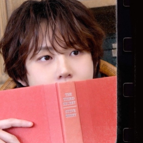 A moment captured by Ha Sungwoon's fan