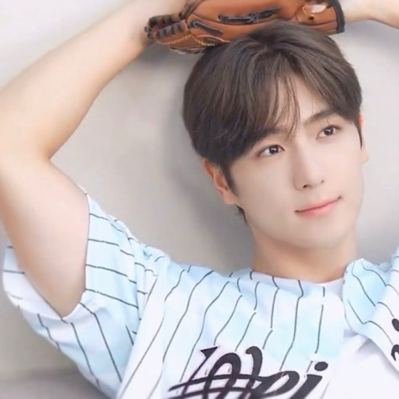 贤在 (THE BOYZ)粉丝拍下的瞬间