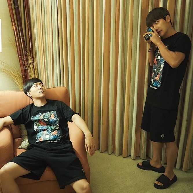 Recent activity shot of SECHSKIES