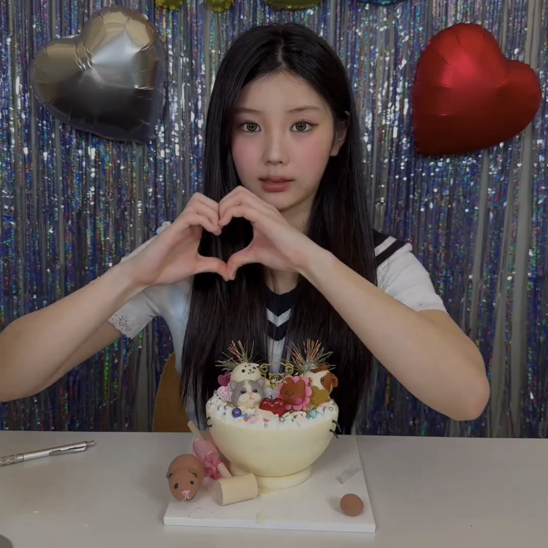 Behind-the-scenes cut of Wonhee (ILLIT)