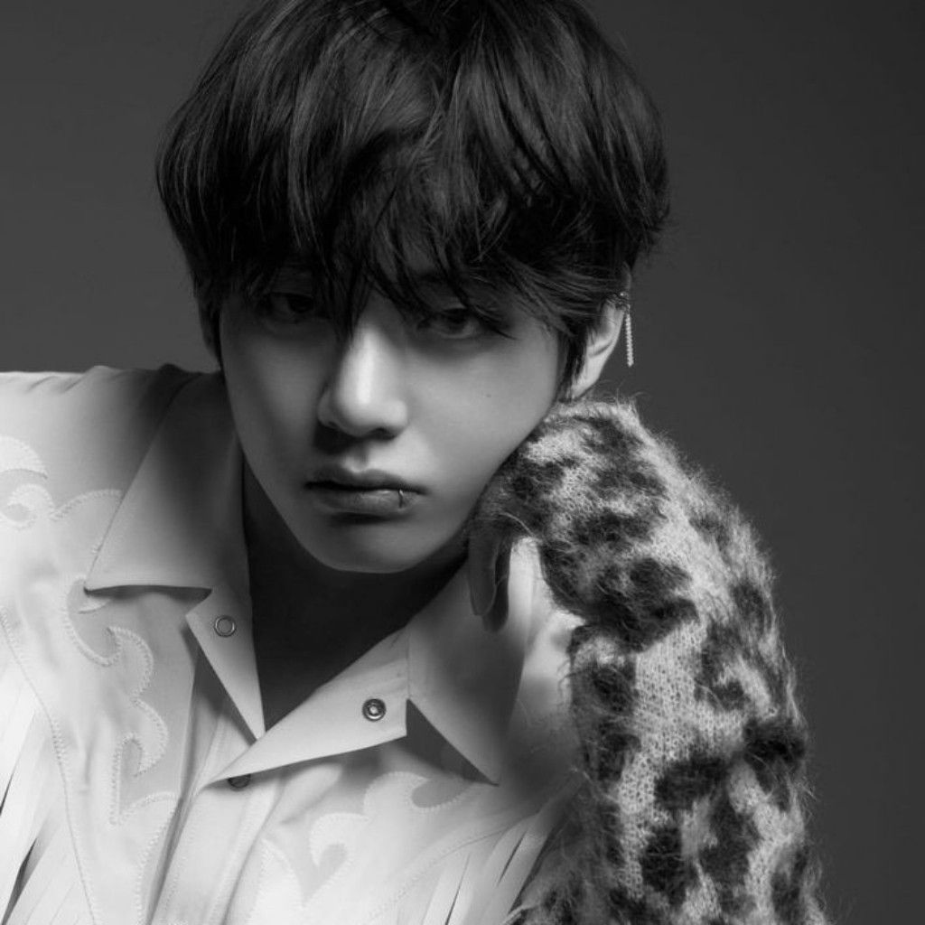 V (防彈少年團)的最新活動照片