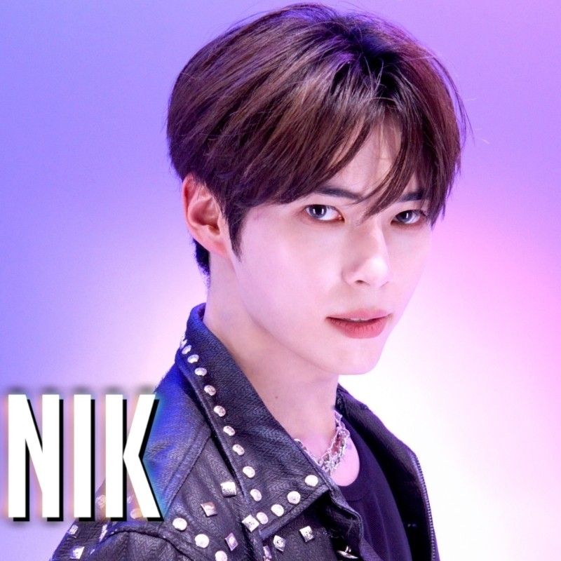 Behind-the-scenes cut of Sung Hanbin (ZEROBASEONE)