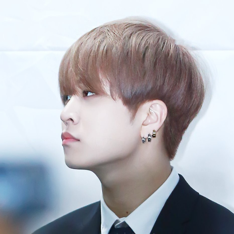 A moment captured by Youngjae (GOT7)'s fan