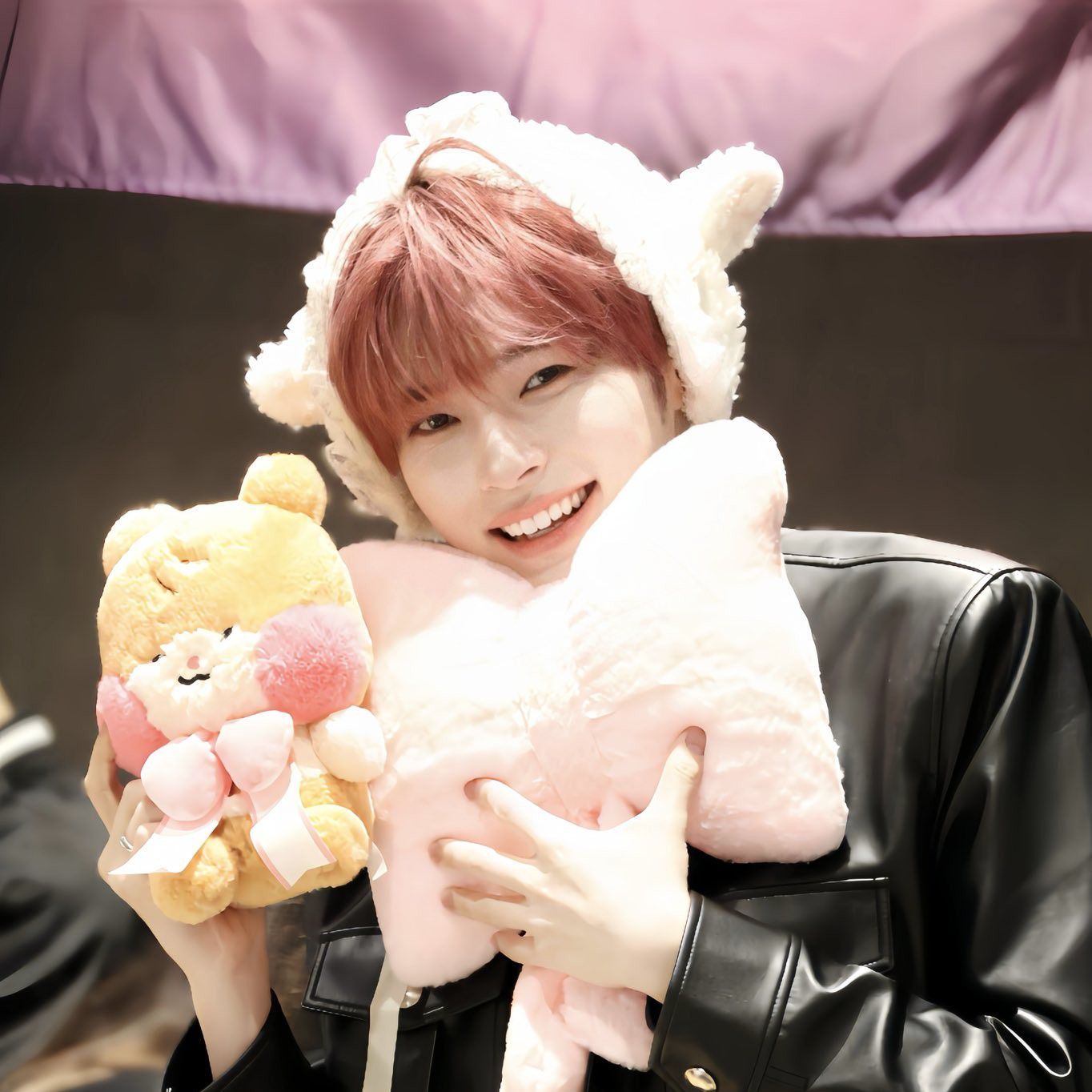 成韓彬 (ZEROBASEONE)的最新照片