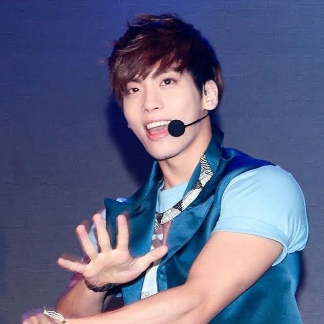 A moment captured by Jonghyun (SHINee)'s fan