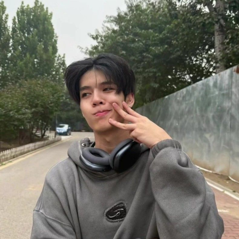 A moment captured by DORN (NexT1DE)'s fan