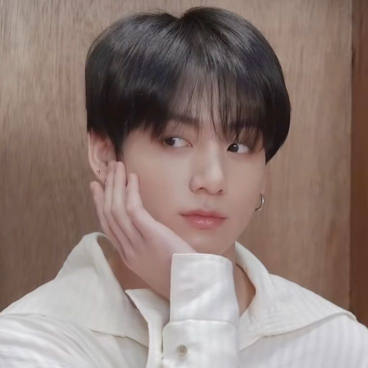 Latest photo of Jungkook (BTS)