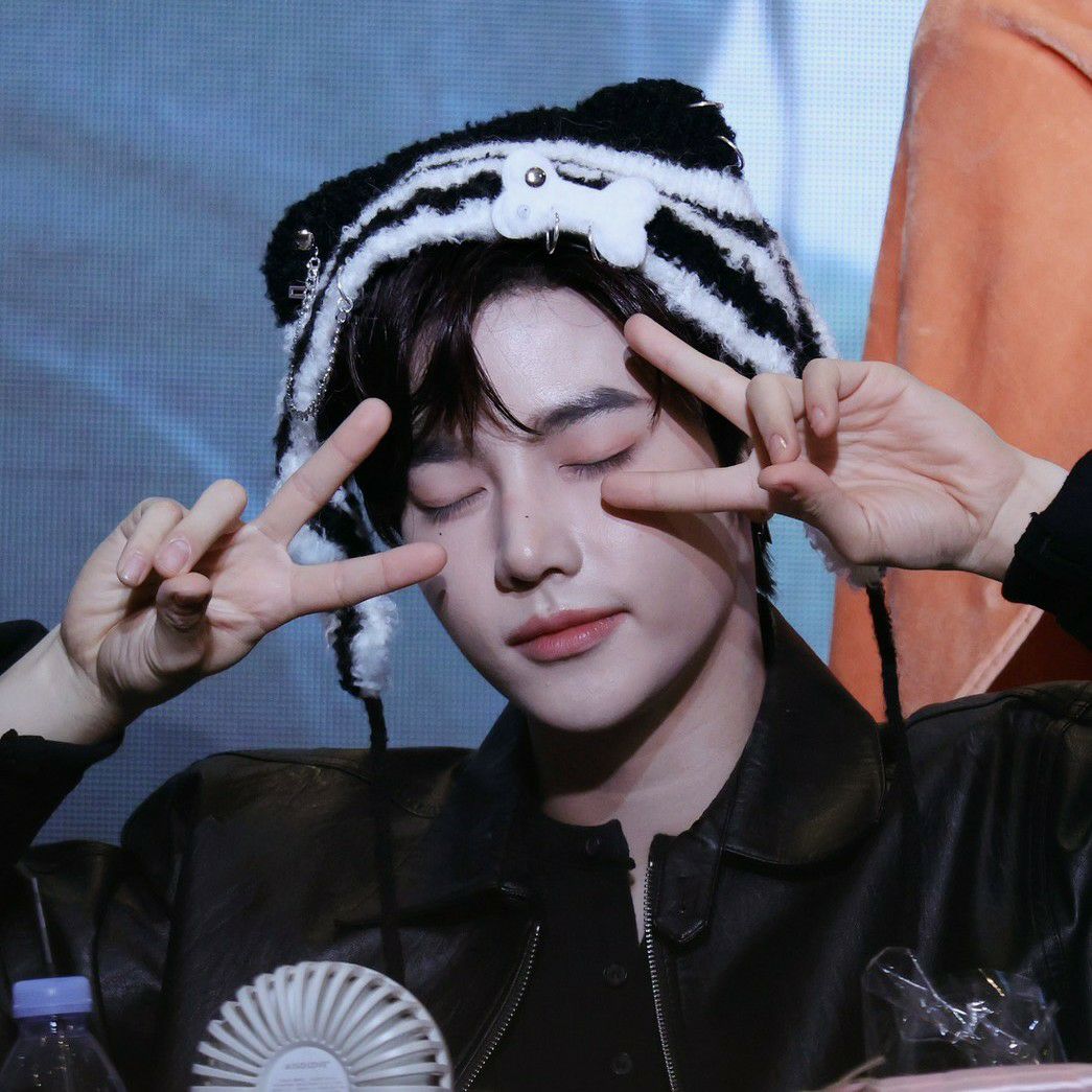 Behind-the-scenes cut of Zhang Hao (ZEROBASEONE)