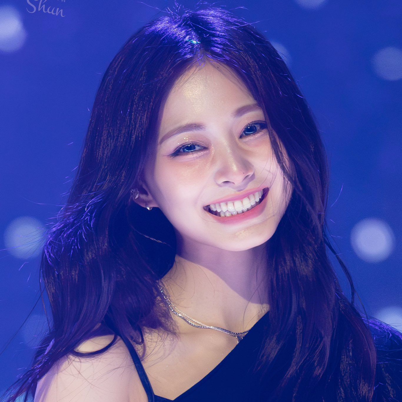 Behind-the-scenes cut of Tzuyu (TWICE)