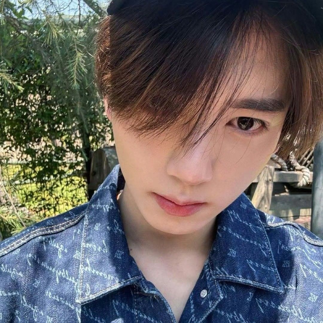 Latest photo of Han Yujin (ZEROBASEONE)