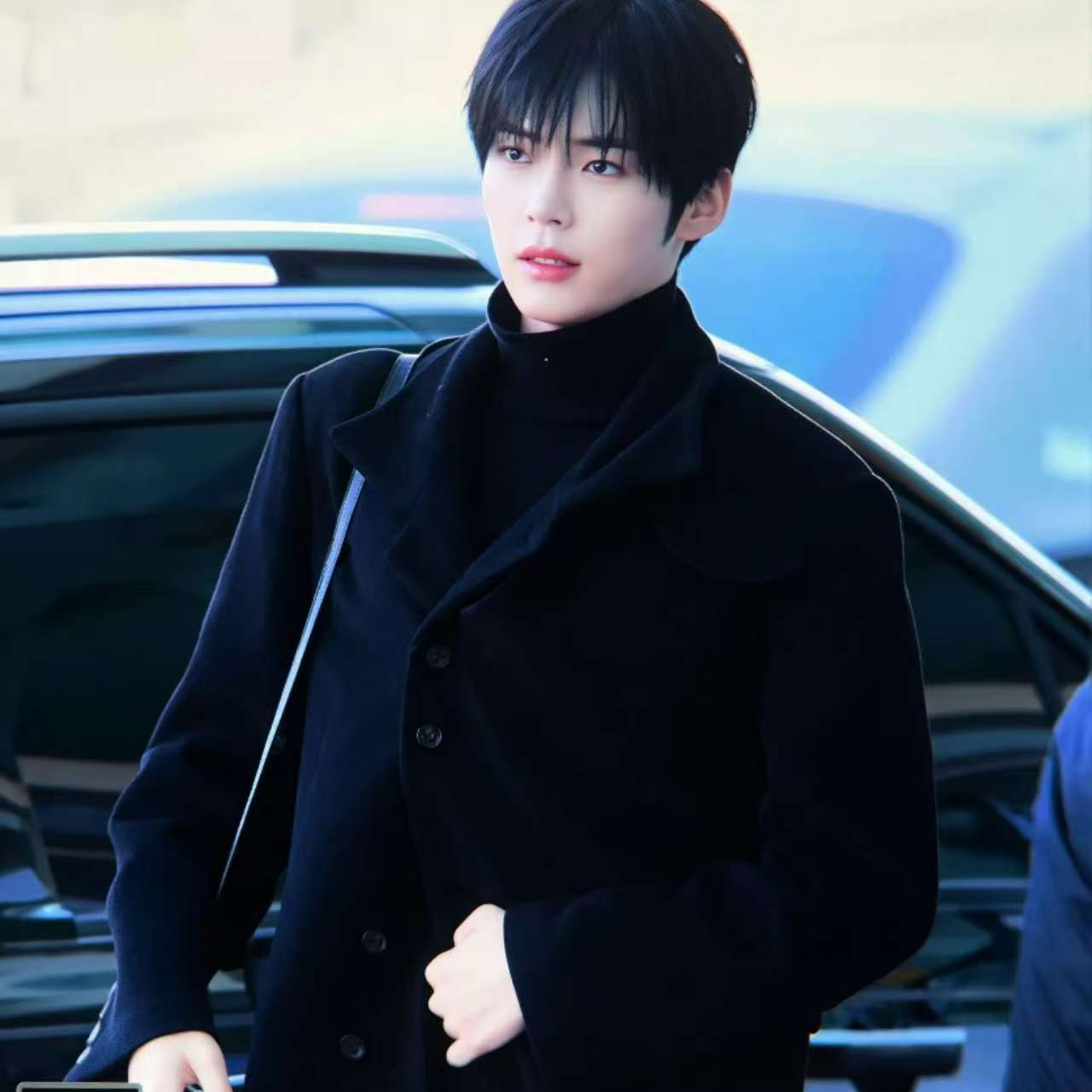 Recent activity shot of Sung Hanbin (ZEROBASEONE)