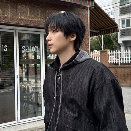 Latest photo of Jeong Sewoon