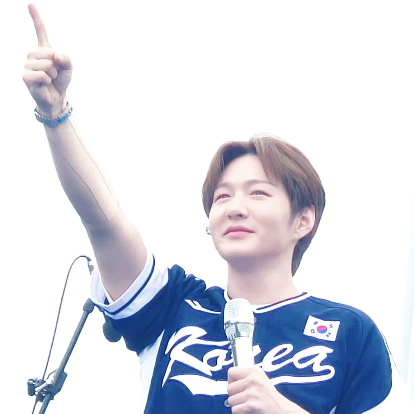 A moment captured by Lee Changsub (BTOB)'s fan