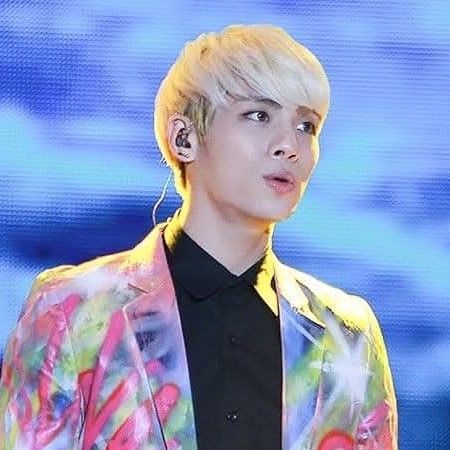Foto aktivitas terbaru Jonghyun (SHINee)