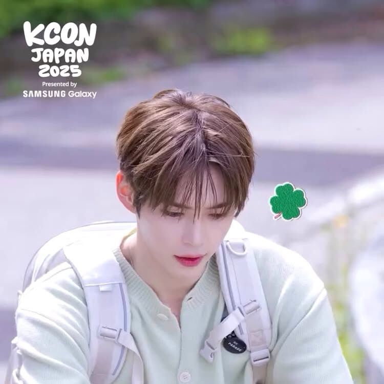 A moment captured by Sung Hanbin (ZEROBASEONE)'s fan
