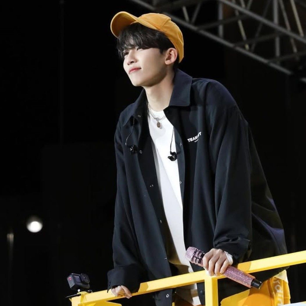 Recent activity shot of Jeonghan (SEVENTEEN)