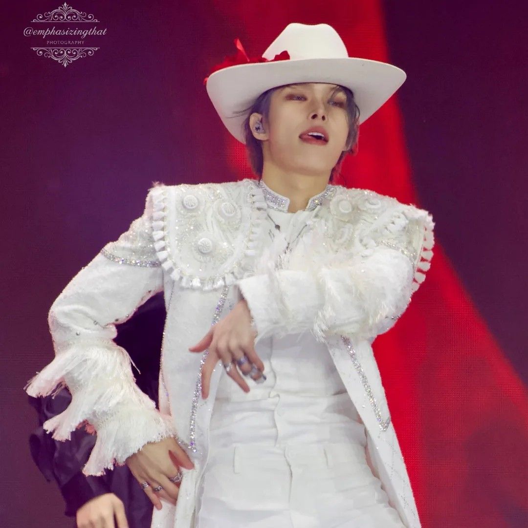 에이티즈의 비하인드 컷