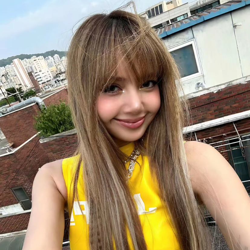 Lisa (BLACKPINK)的最新照片