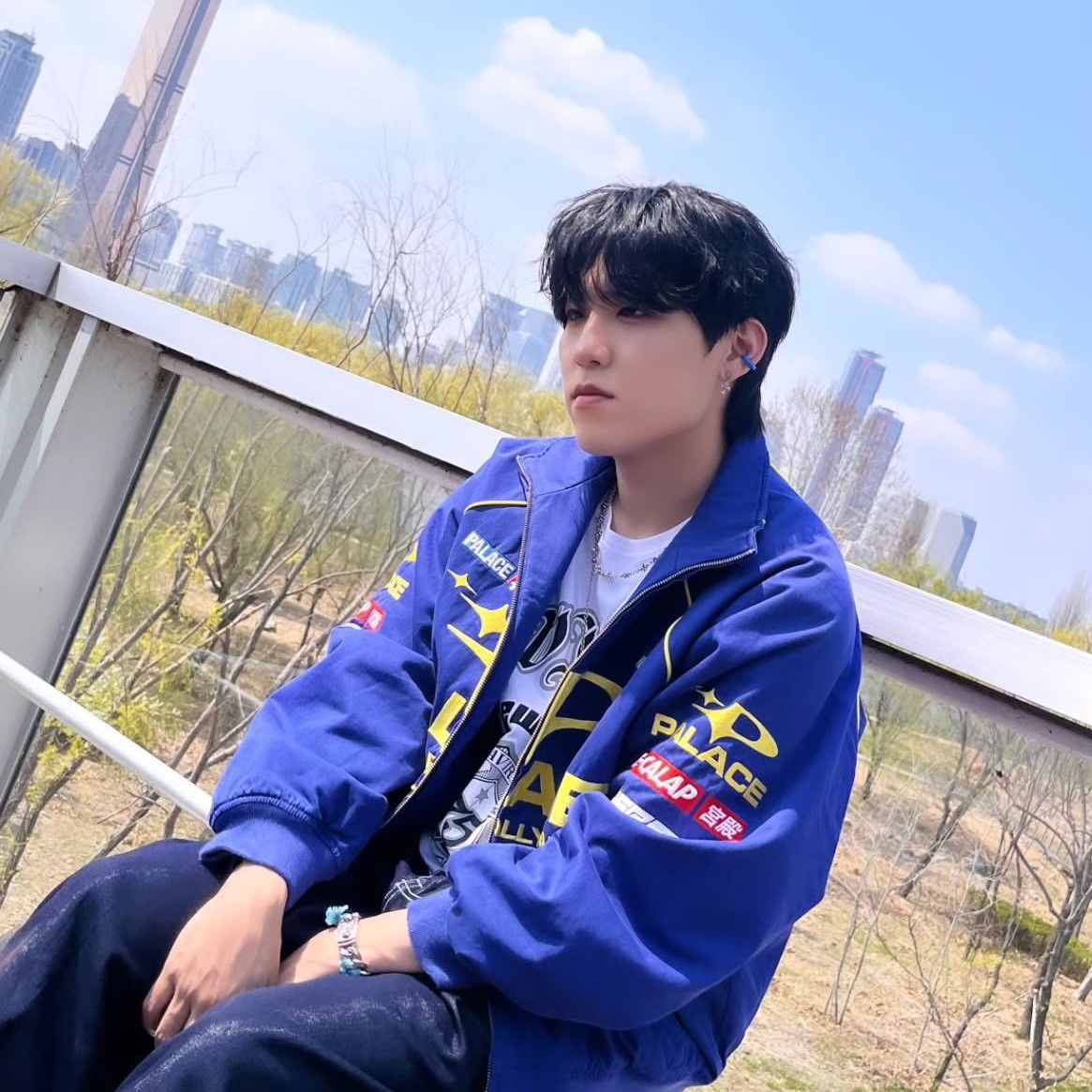 Behind-the-scenes cut of Park Woojin (AB6IX)